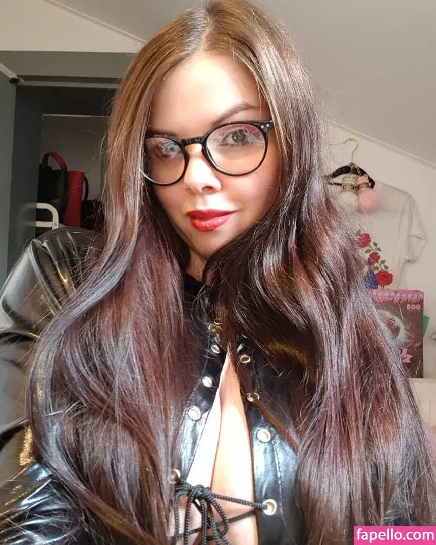 Nina Nightbloom Onlyfans Photo Gallery 