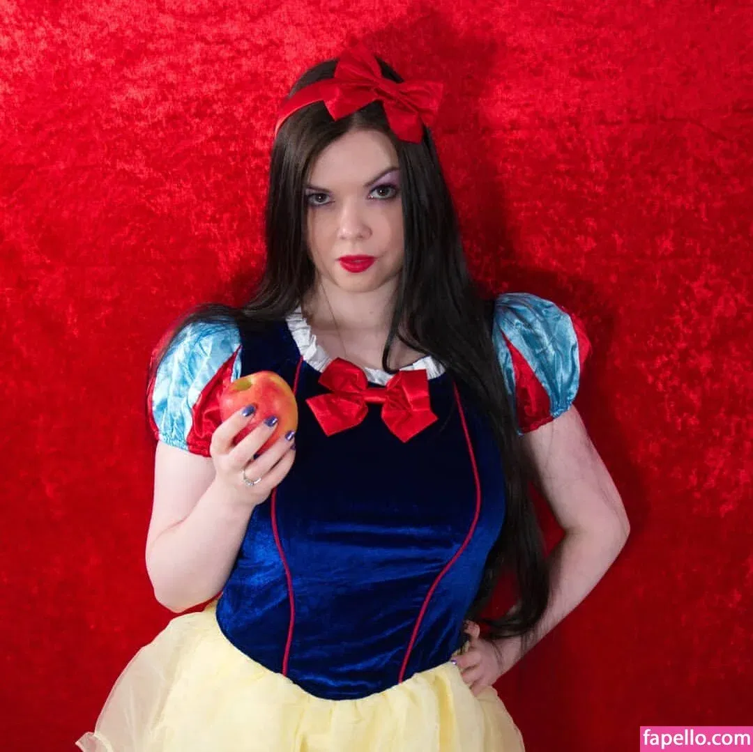 Nina Nightbloom Onlyfans Photo Gallery 