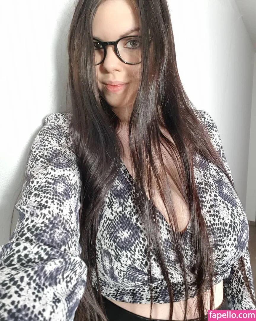 Nina Nightbloom Onlyfans Photo Gallery 