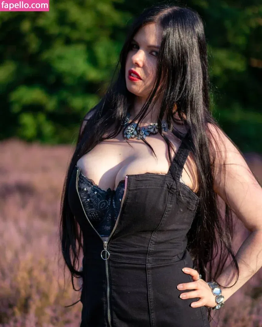 Nina Nightbloom Onlyfans Photo Gallery 