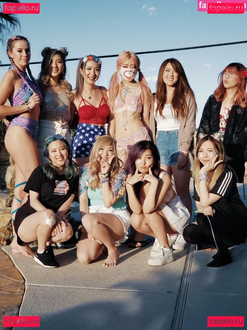 Yvonneflinetv Onlyfans Photo Gallery 