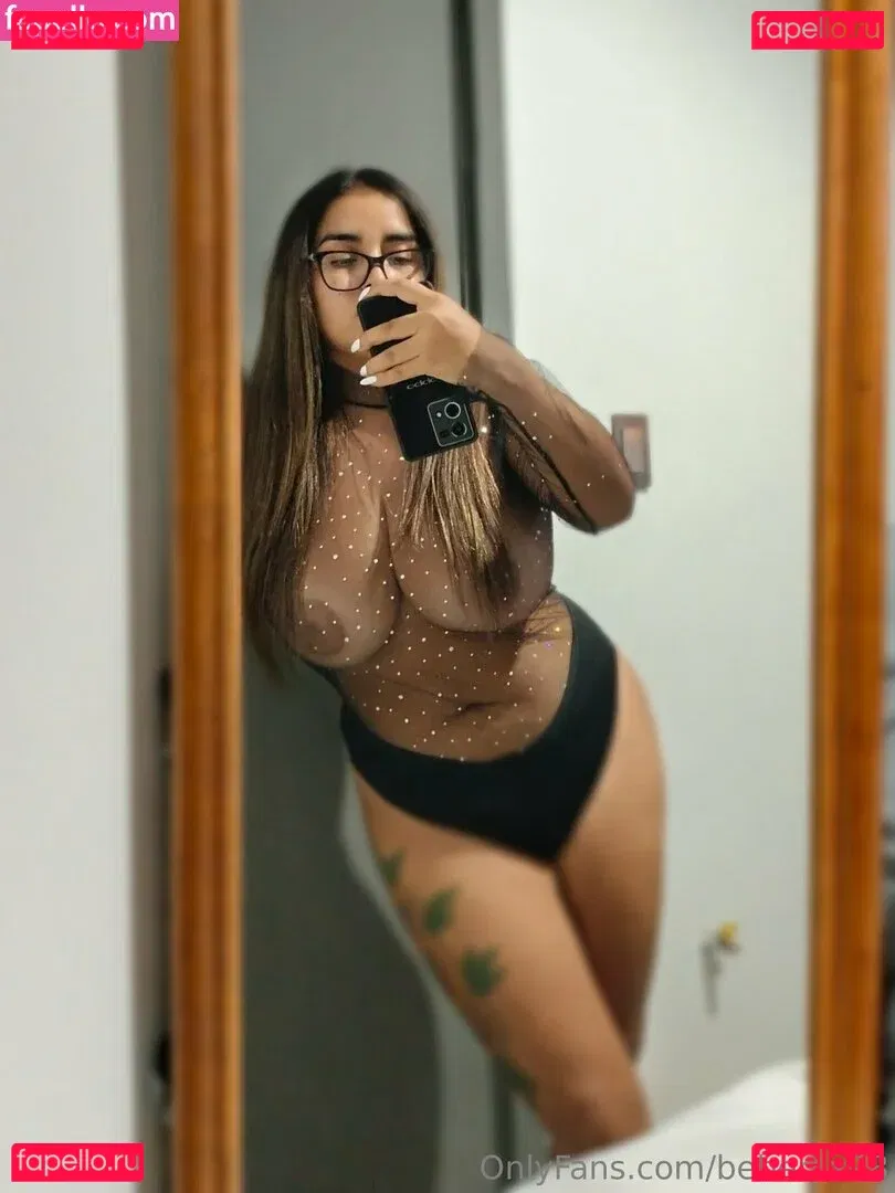 VanessaMX98 Onlyfans Photo Gallery 