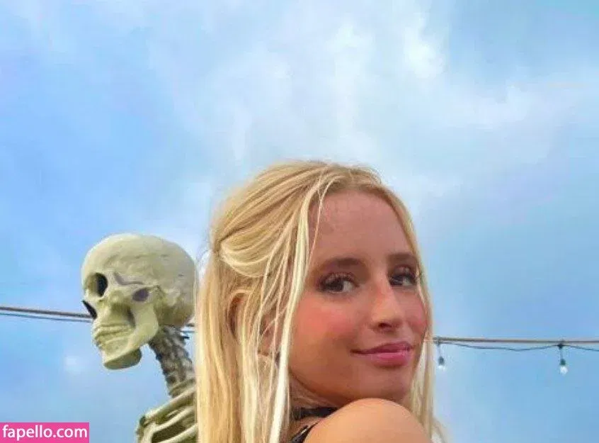 Meriol Chan Onlyfans Photo Gallery 