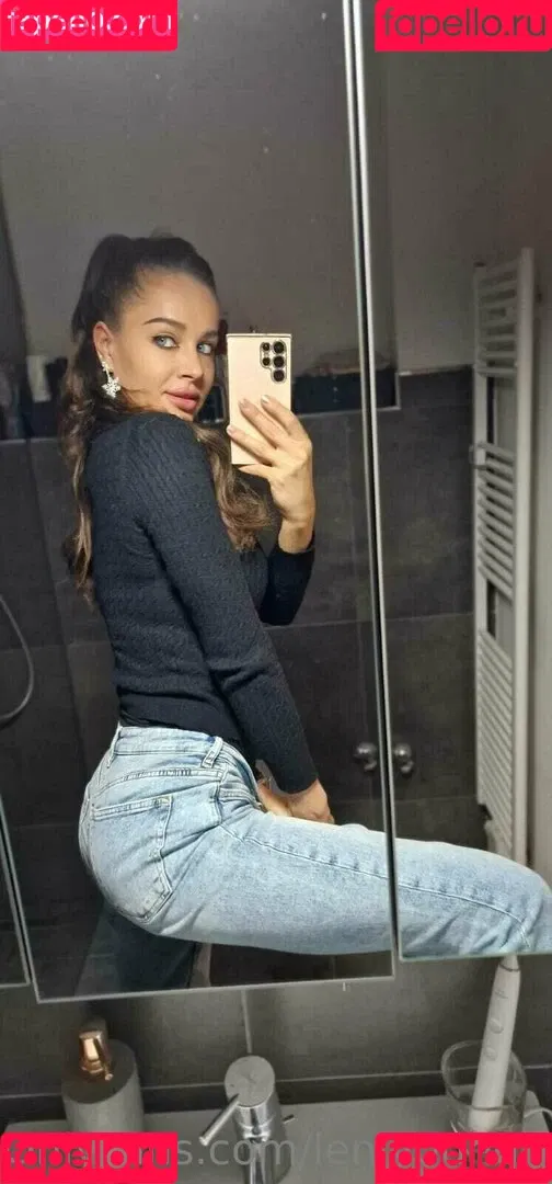 leniyoung_official Onlyfans Photo Gallery 