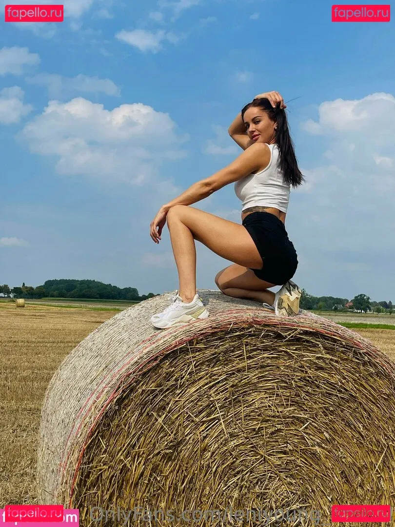 leniyoung_official Onlyfans Photo Gallery 