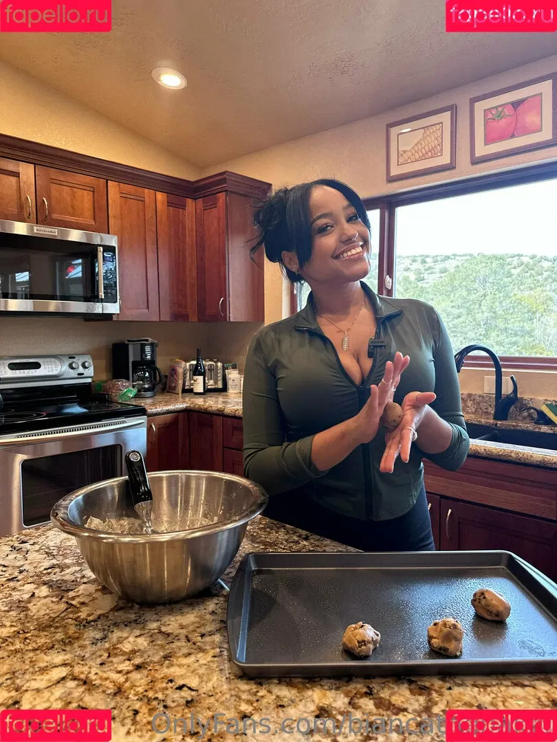 biancathebaker Onlyfans Photo Gallery 