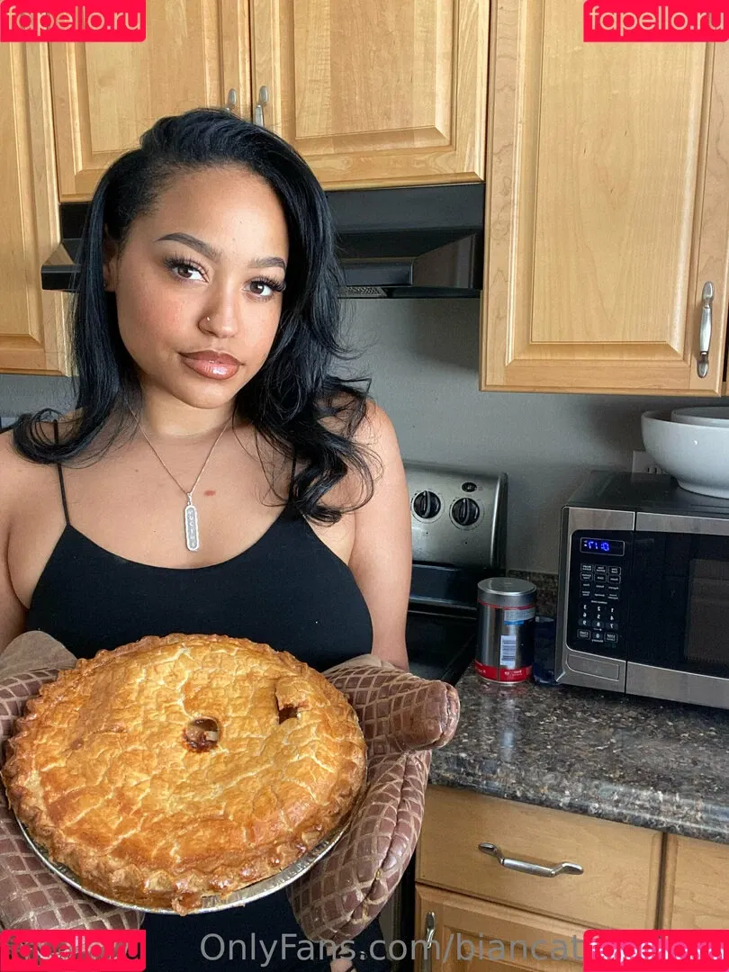 biancathebaker Onlyfans Photo Gallery 
