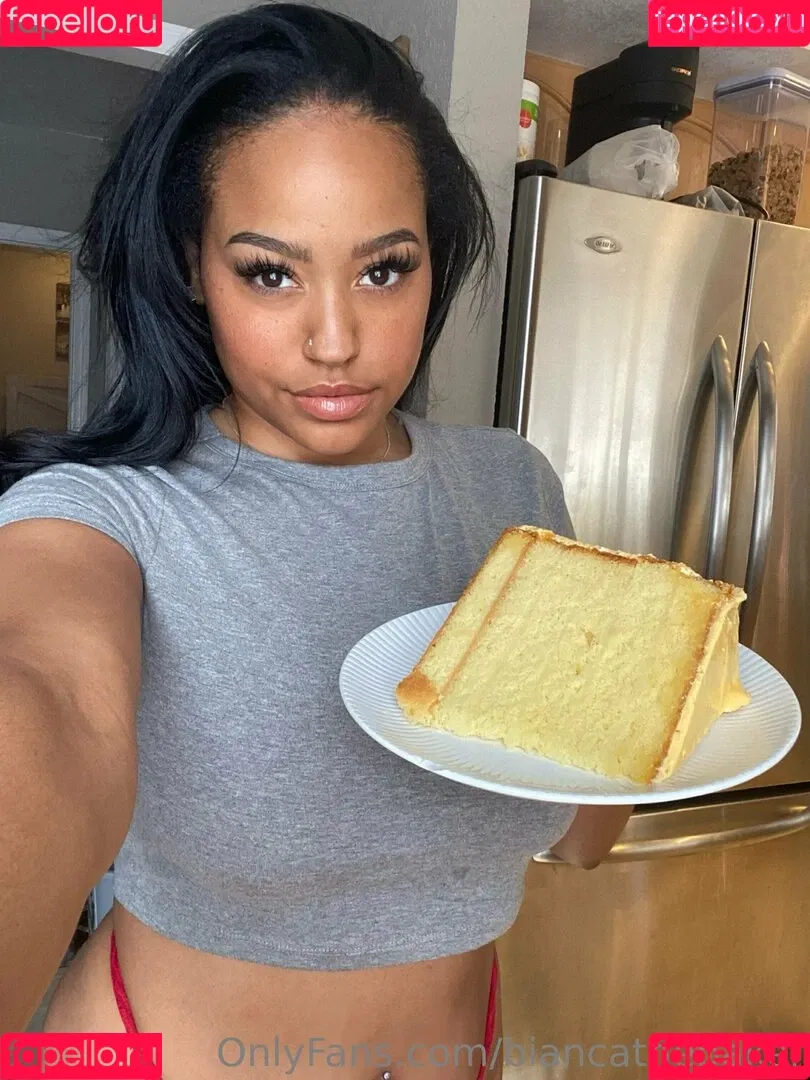 biancathebaker Onlyfans Photo Gallery 