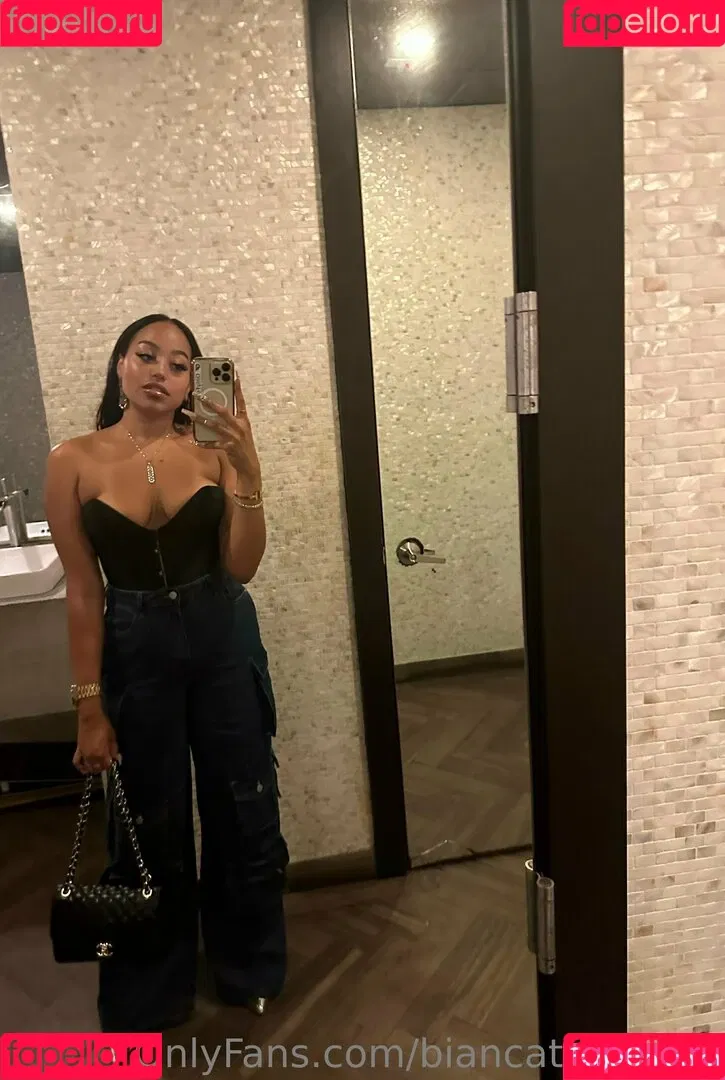 biancathebaker Onlyfans Photo Gallery 