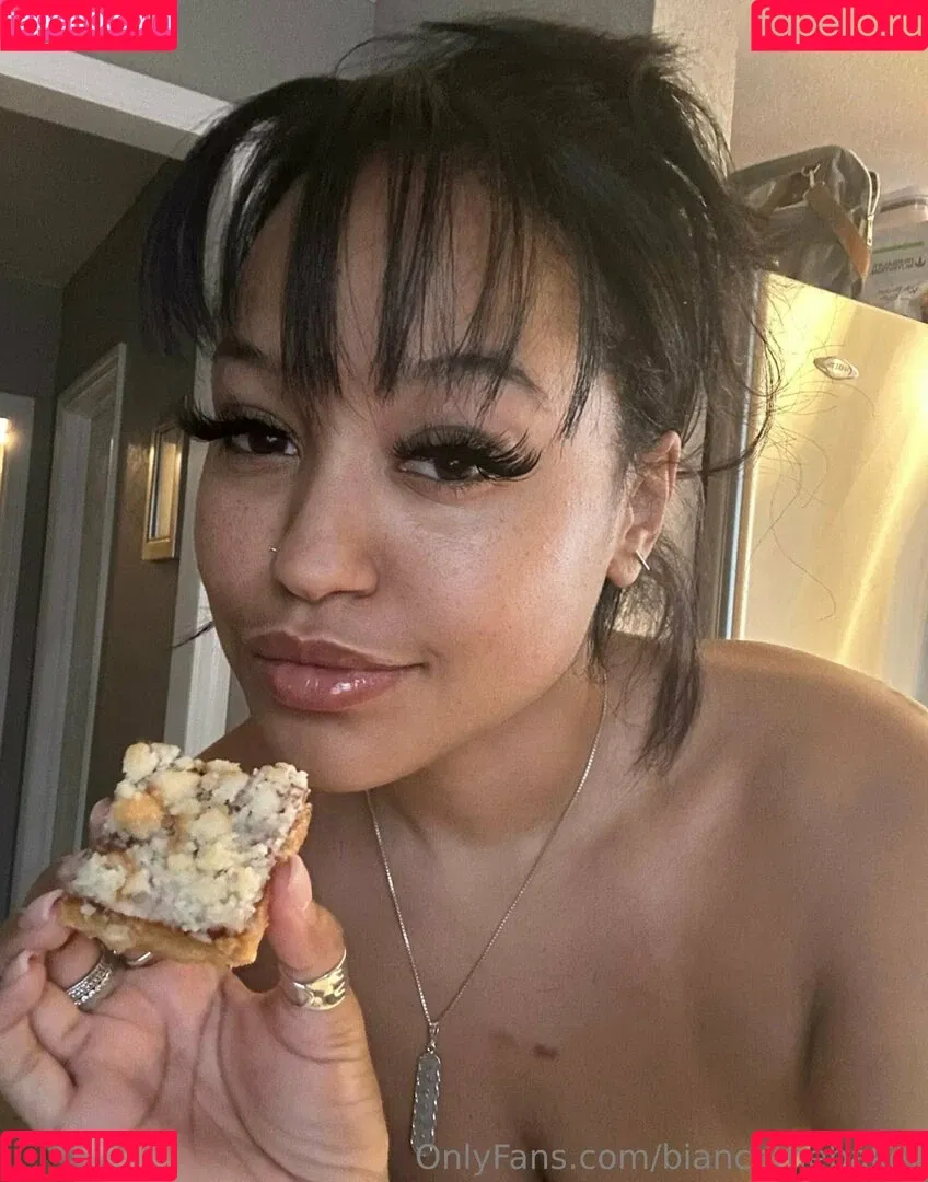 biancathebaker Onlyfans Photo Gallery 