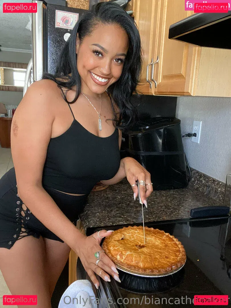 biancathebaker Onlyfans Photo Gallery 