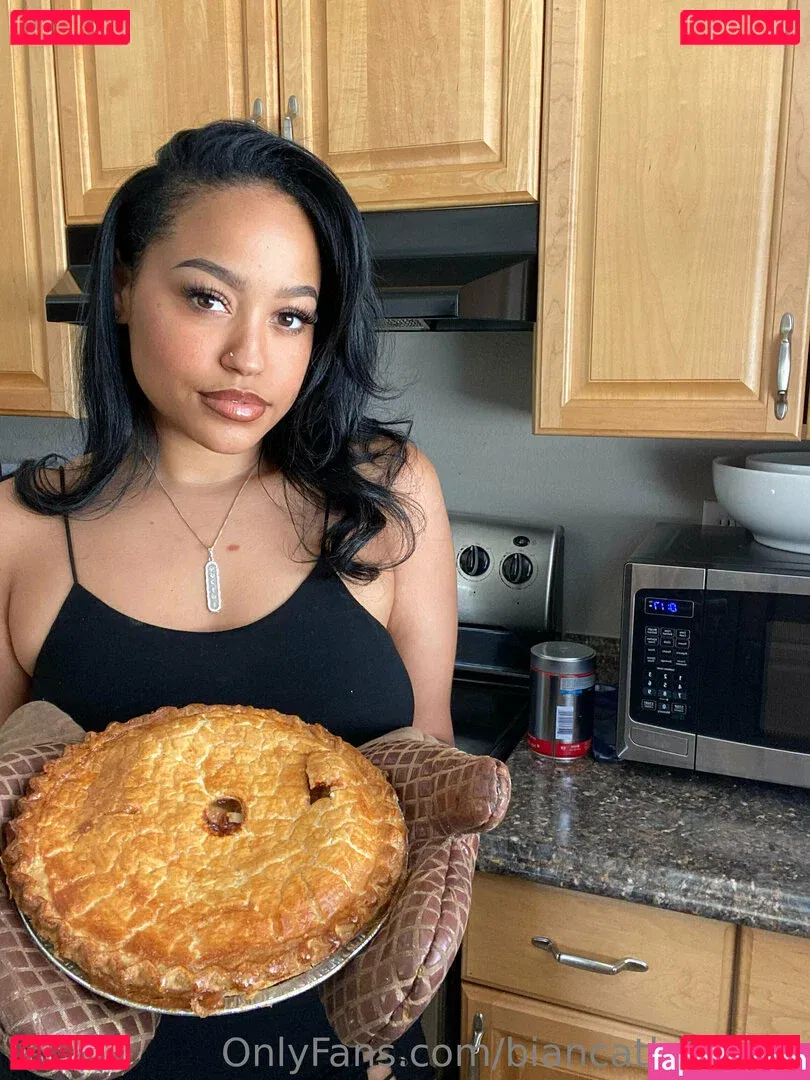 biancathebaker Onlyfans Photo Gallery 