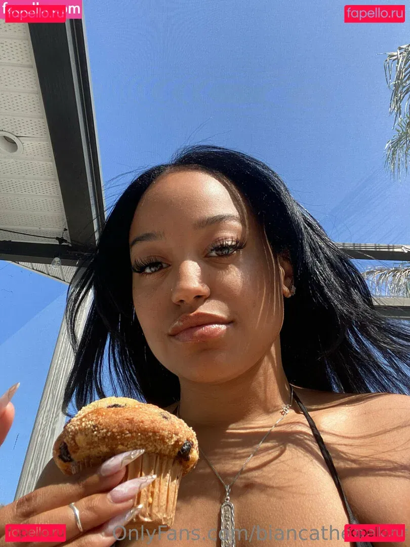 biancathebaker Onlyfans Photo Gallery 