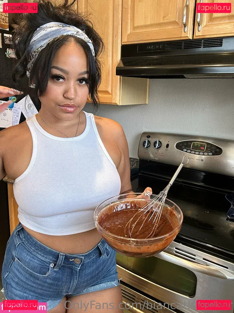 biancathebaker Onlyfans Photo Gallery 