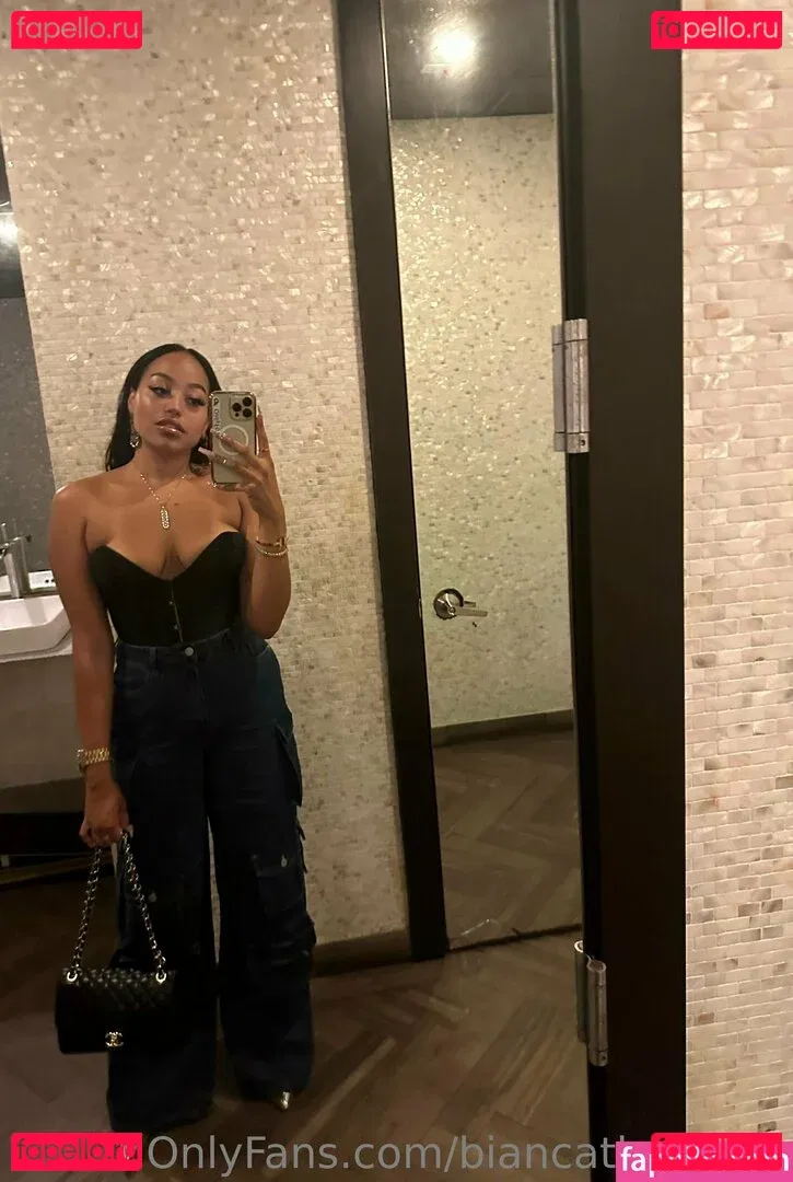 biancathebaker Onlyfans Photo Gallery 