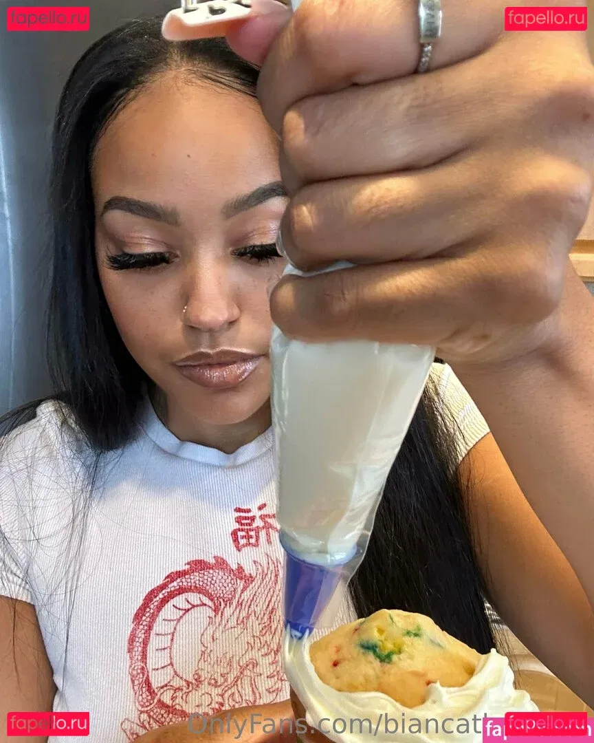 biancathebaker Onlyfans Photo Gallery 