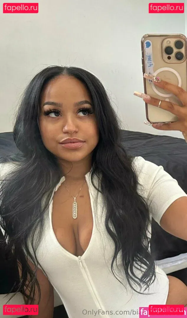 biancathebaker Onlyfans Photo Gallery 