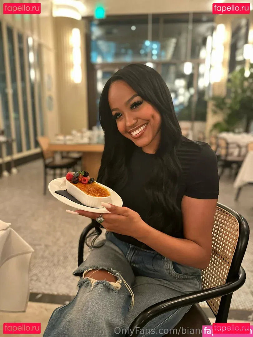 biancathebaker Onlyfans Photo Gallery 