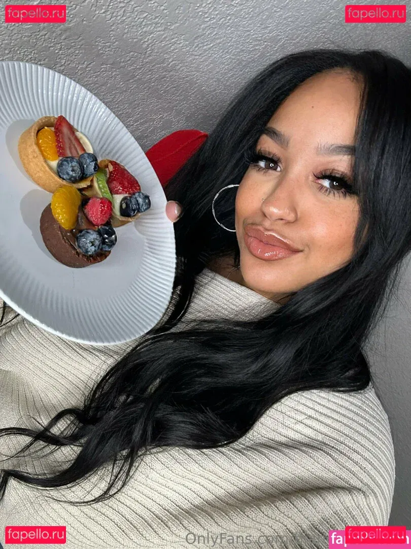 biancathebaker Onlyfans Photo Gallery 