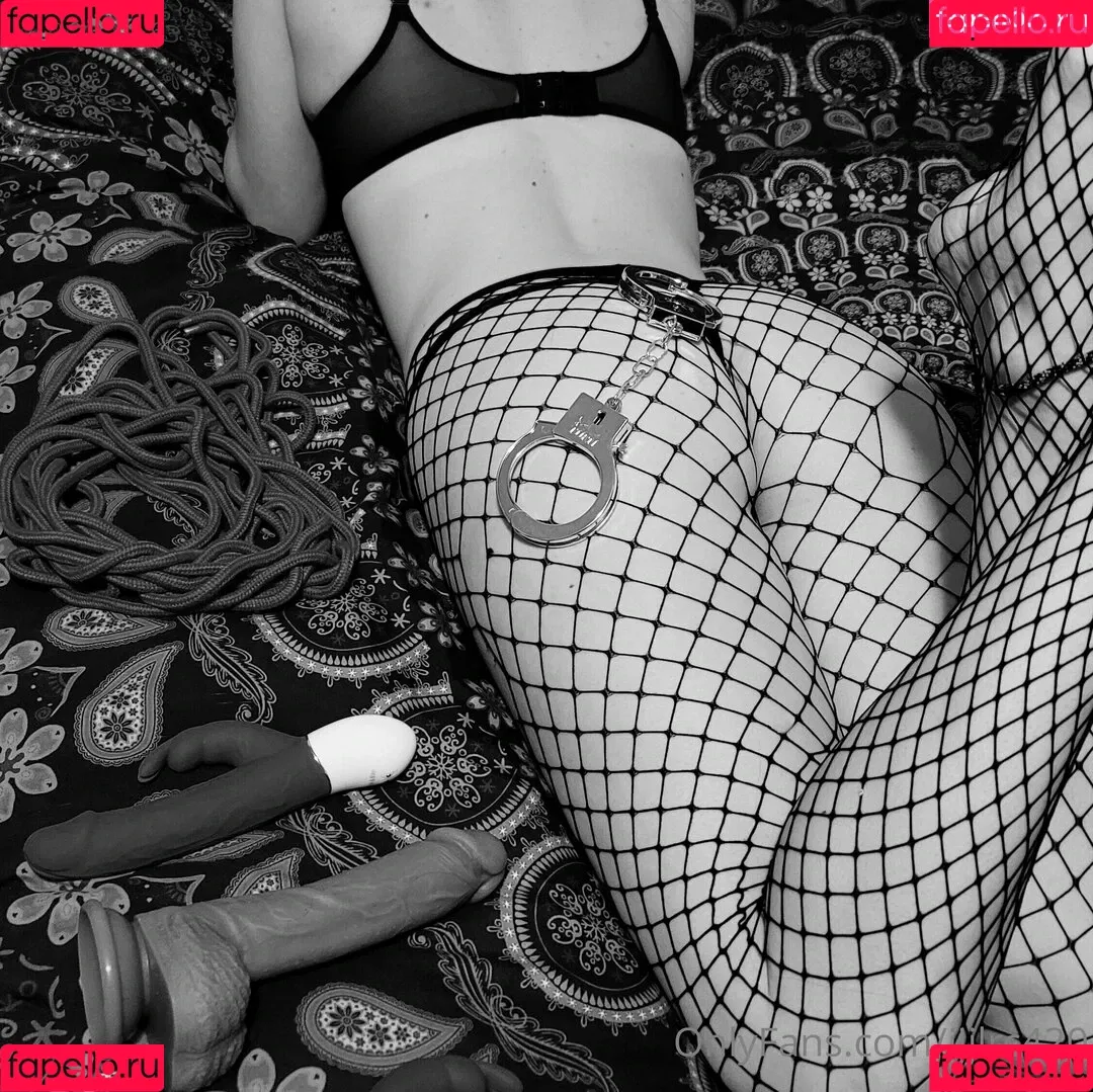 spilledwine420 Onlyfans Photo Gallery 