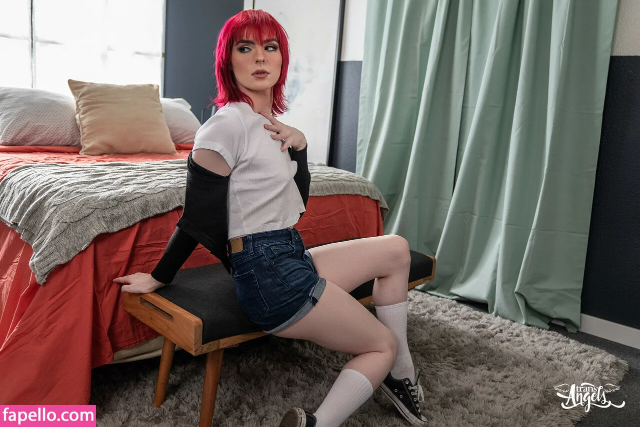 Ella Hollywood Onlyfans Photo Gallery 