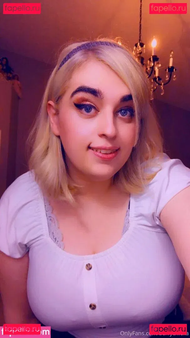 berrychicka Onlyfans Photo Gallery 