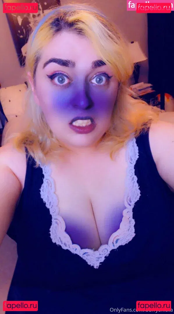 berrychicka Onlyfans Photo Gallery 