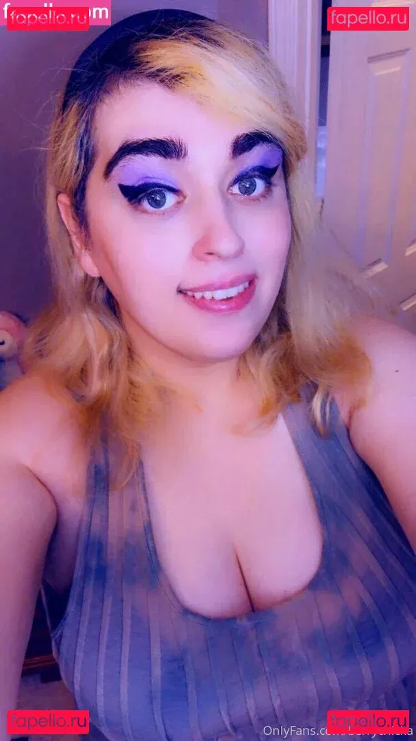 berrychicka Onlyfans Photo Gallery 