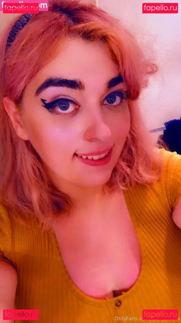 berrychicka Onlyfans Photo Gallery 