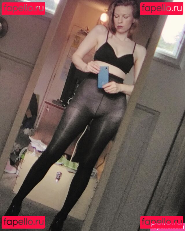 Goldenpinupgal Nude Onlyfans Photo 3