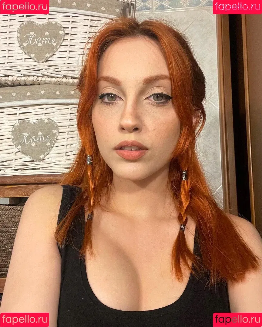 Mona Schon Onlyfans Photo Gallery 