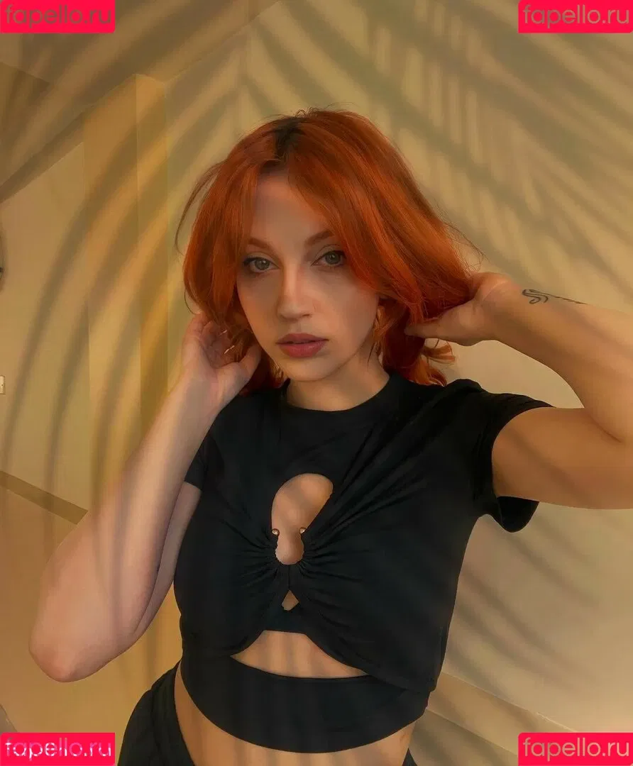 Mona Schon Onlyfans Photo Gallery 