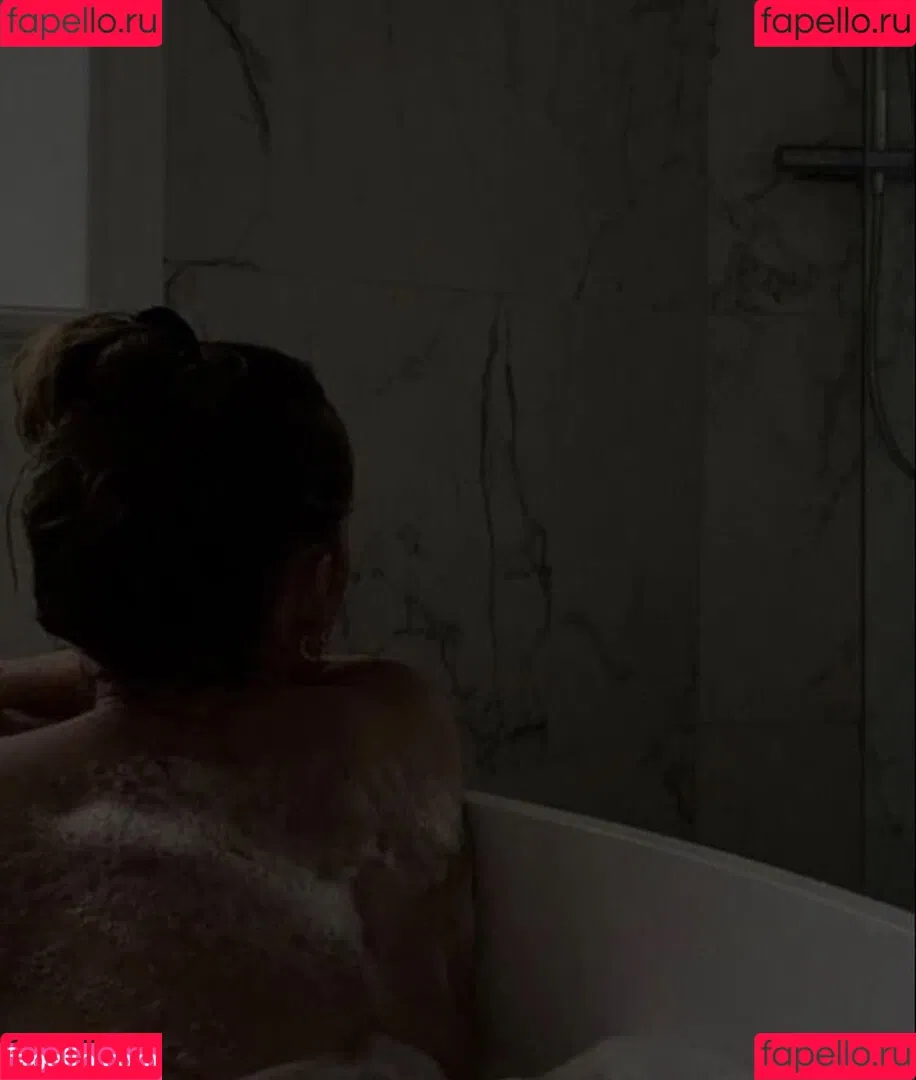 Faye Brookes Onlyfans Photo Gallery 