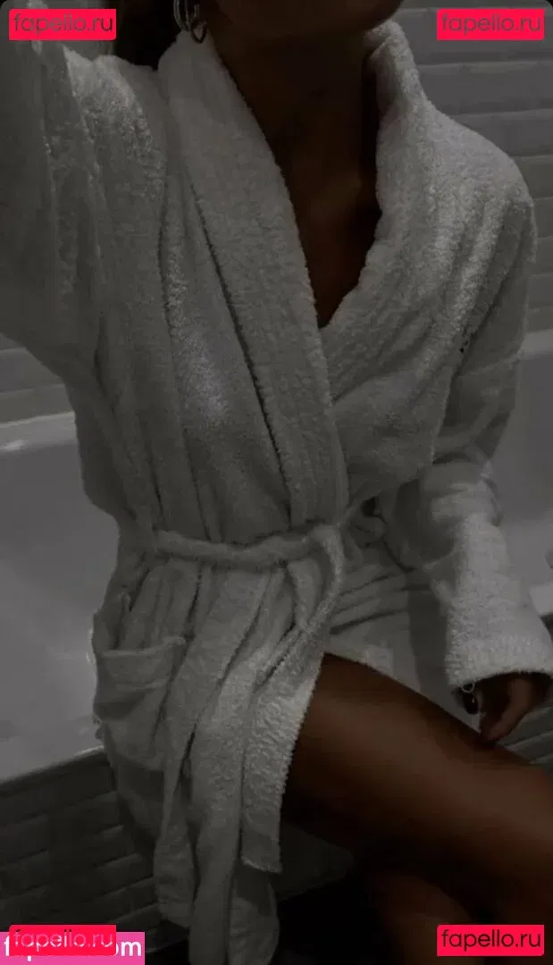 Faye Brookes Onlyfans Photo Gallery 