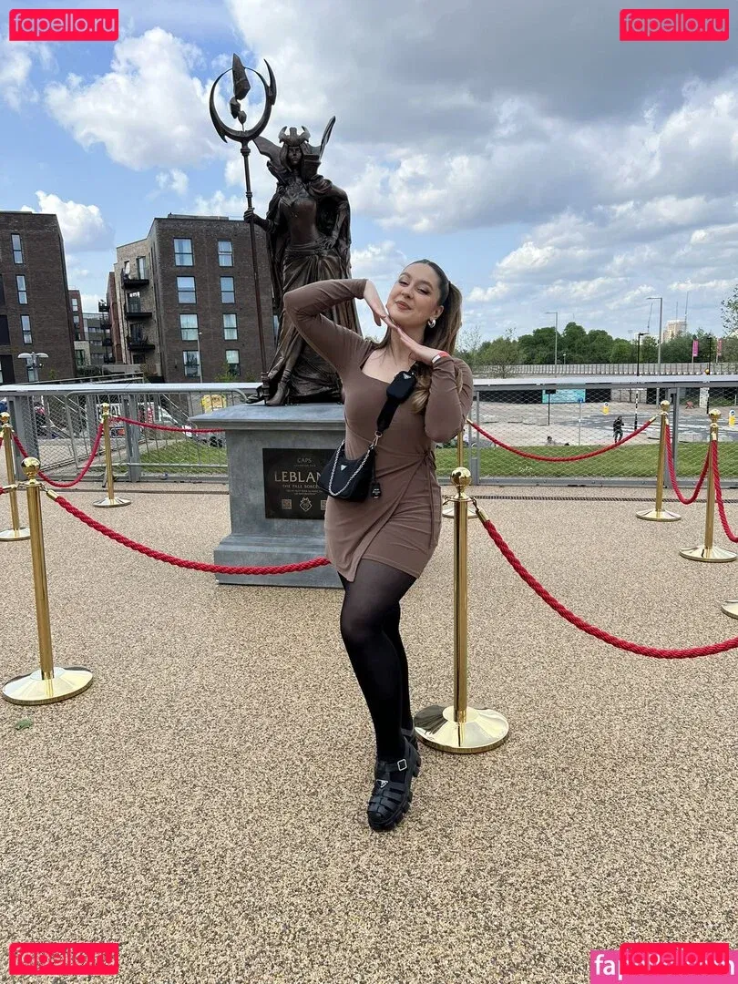 trippylunax Onlyfans Photo Gallery 