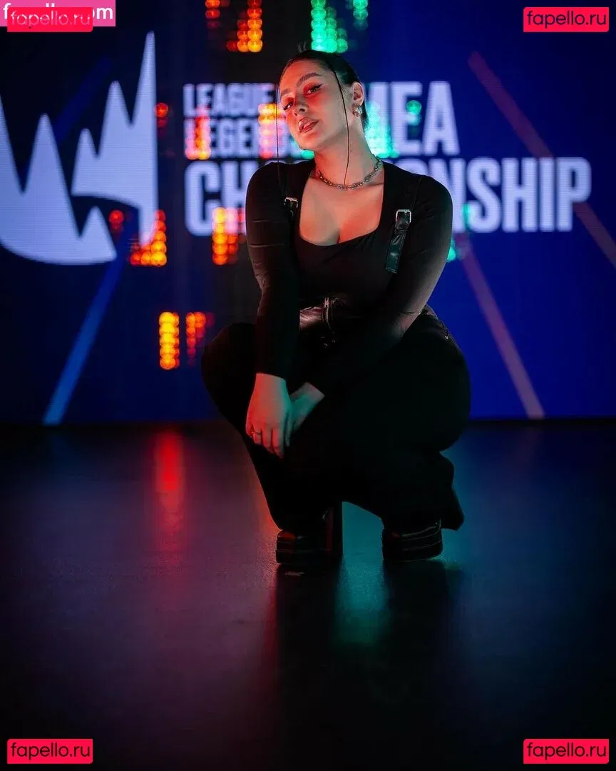 trippylunax Onlyfans Photo Gallery 