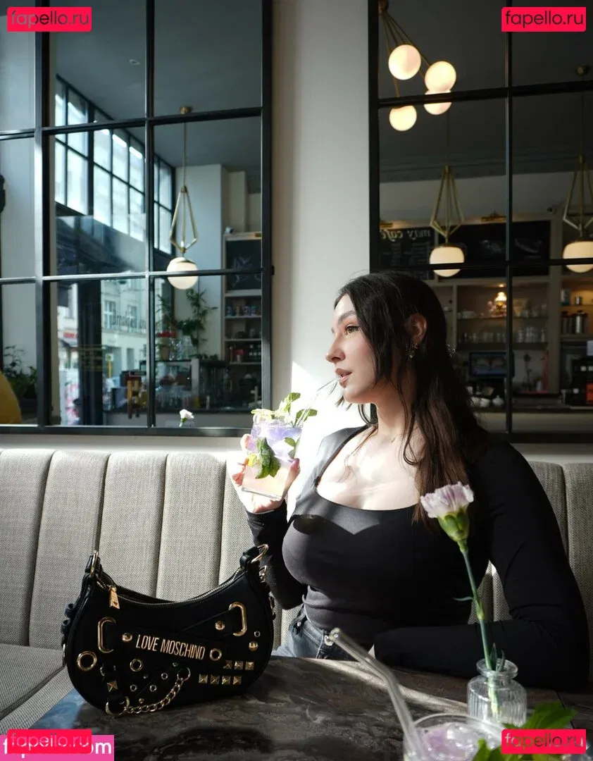 trippylunax Onlyfans Photo Gallery 