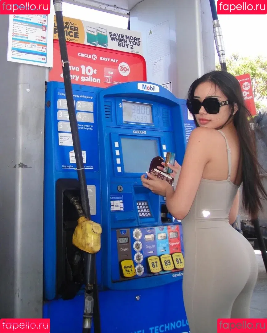 Ellerie Marie Onlyfans Photo Gallery 