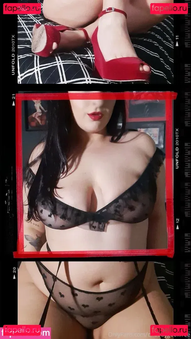 curvygeekfree Onlyfans Photo Gallery 