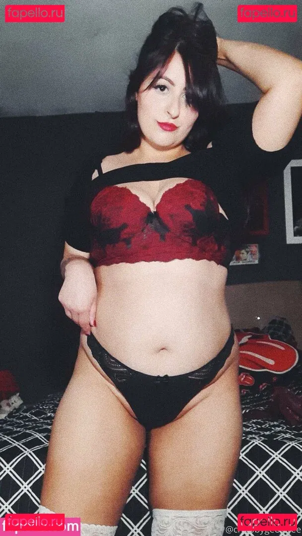 curvygeekfree Onlyfans Photo Gallery 