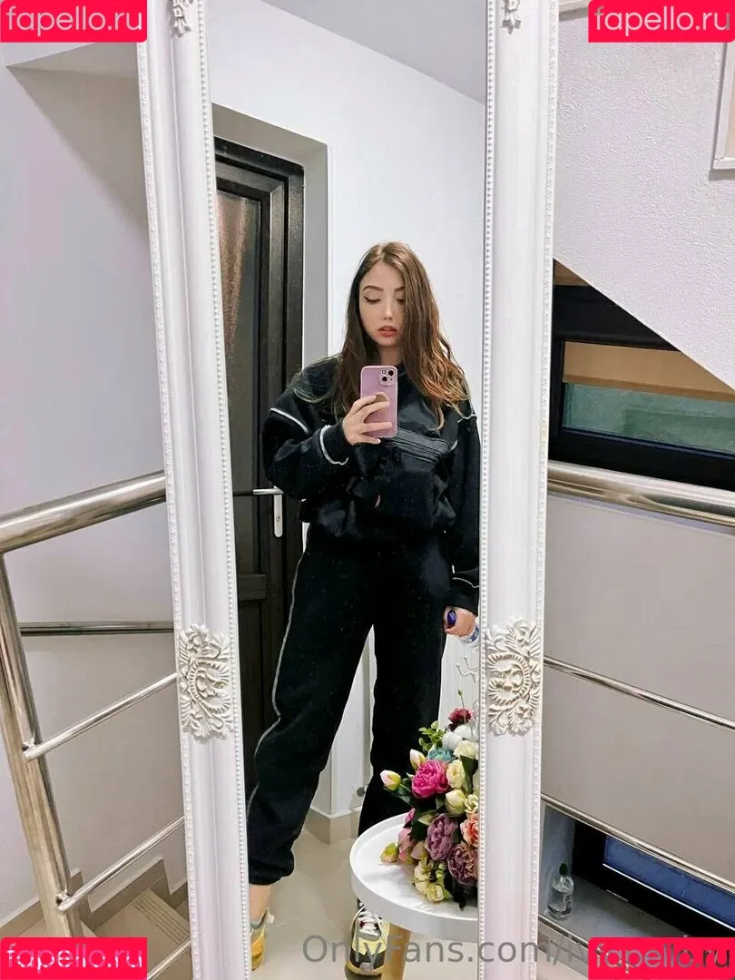 ivy.ba.by Onlyfans Photo Gallery 
