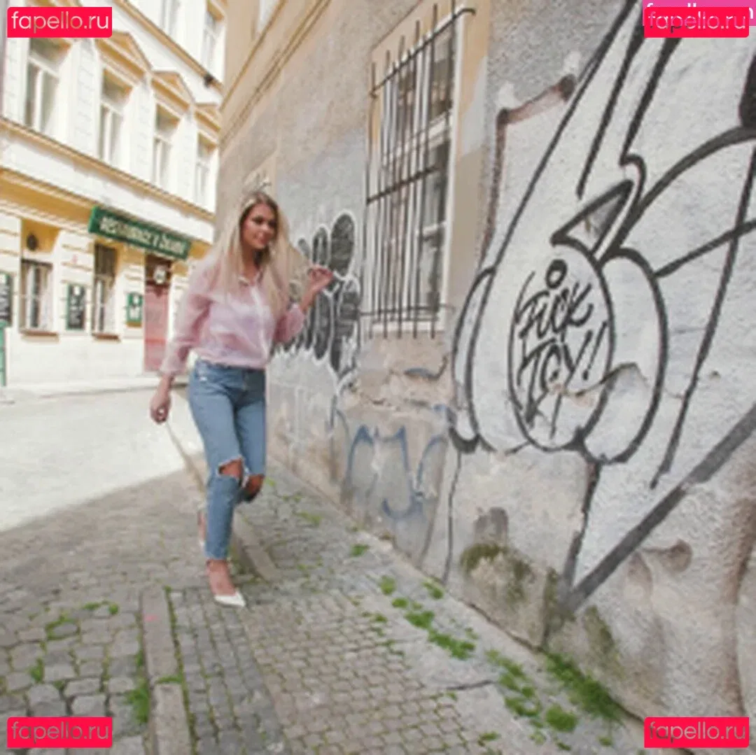 ivy.ba.by Onlyfans Photo Gallery 