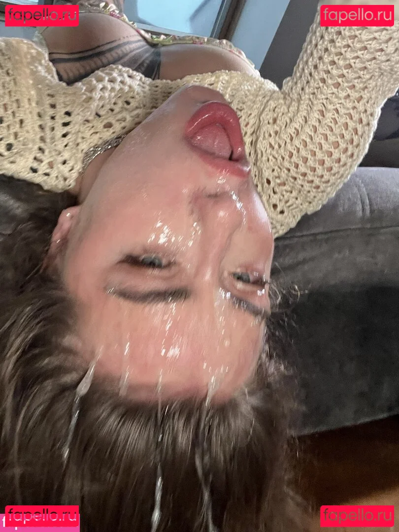 ivy.ba.by Onlyfans Photo Gallery 