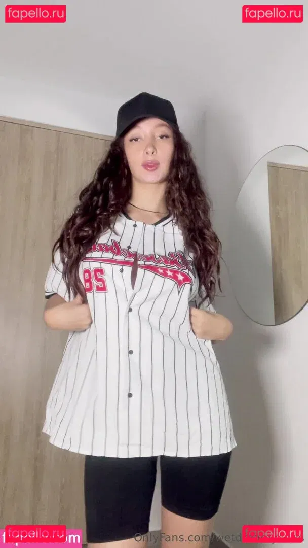 wetdreamycurls Onlyfans Photo Gallery 