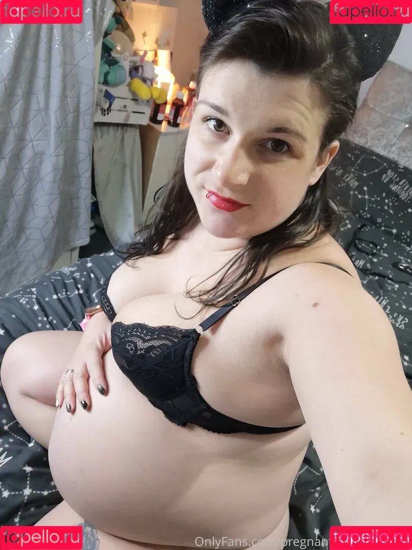 pregnantgothmama Onlyfans Photo Gallery 
