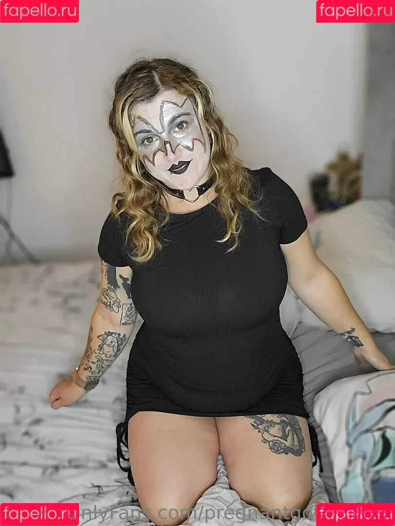 pregnantgothmama Onlyfans Photo Gallery 