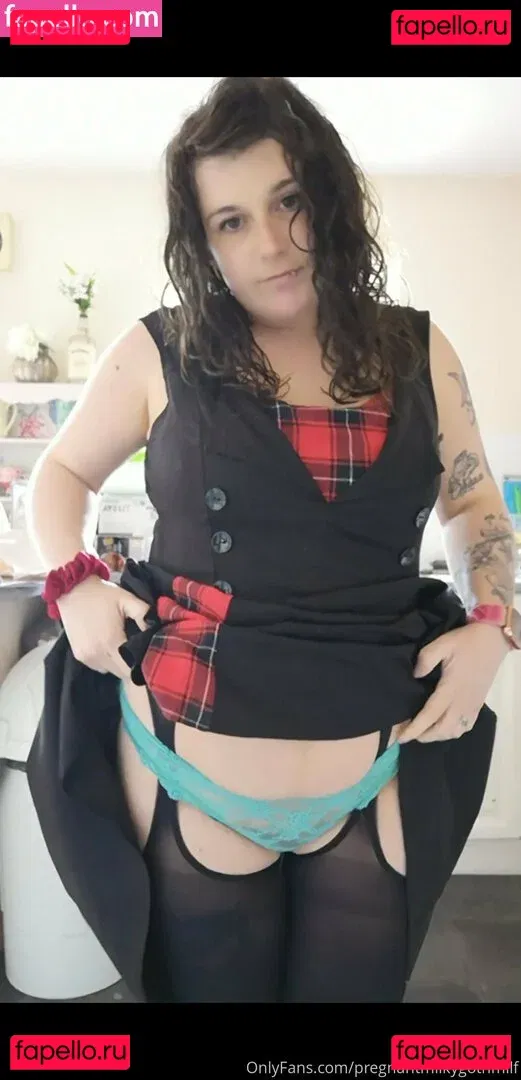 pregnantgothmama Onlyfans Photo Gallery 