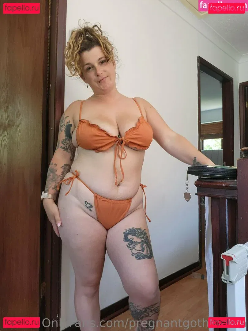 pregnantgothmama Onlyfans Photo Gallery 