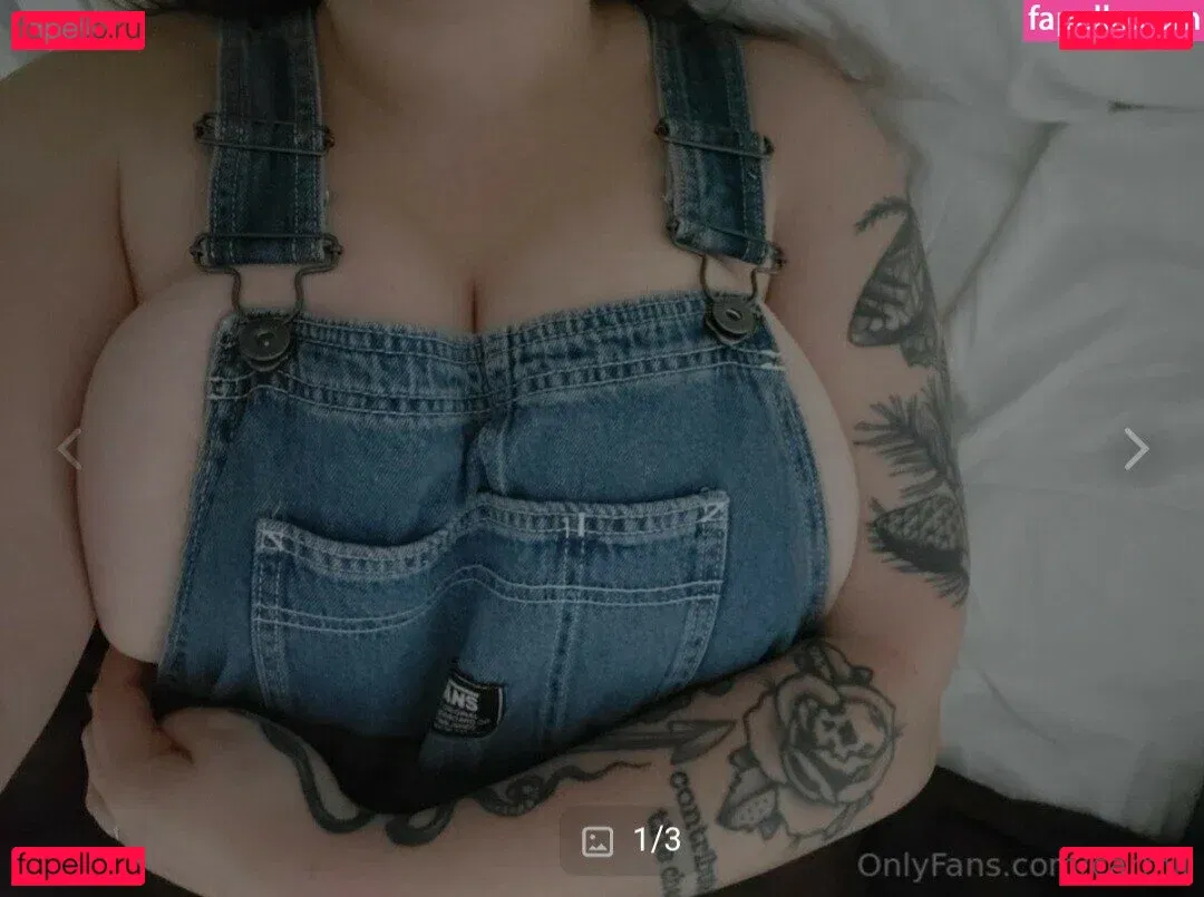 Carmii Onlyfans Photo Gallery 