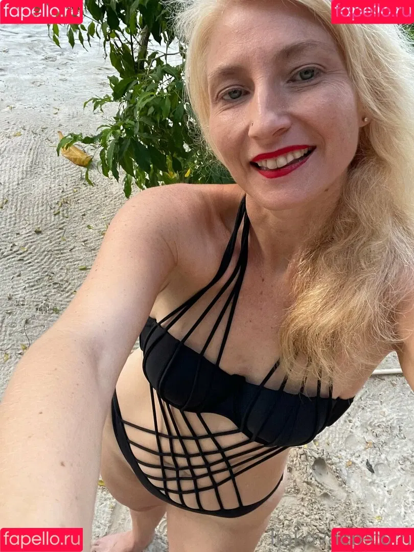 liakovach Onlyfans Photo Gallery 